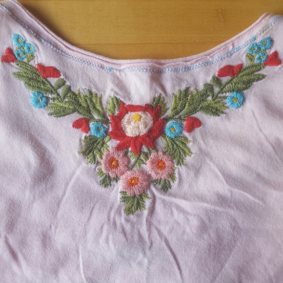 💟 Embroidered tank top - Picture 3 of 7